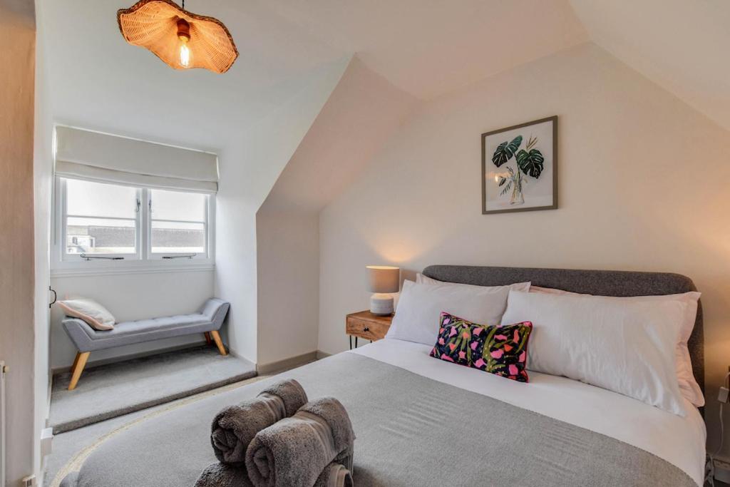 Cheerful 3 Bed Grade II Central Cottage Cirencester Eksteriør bilde