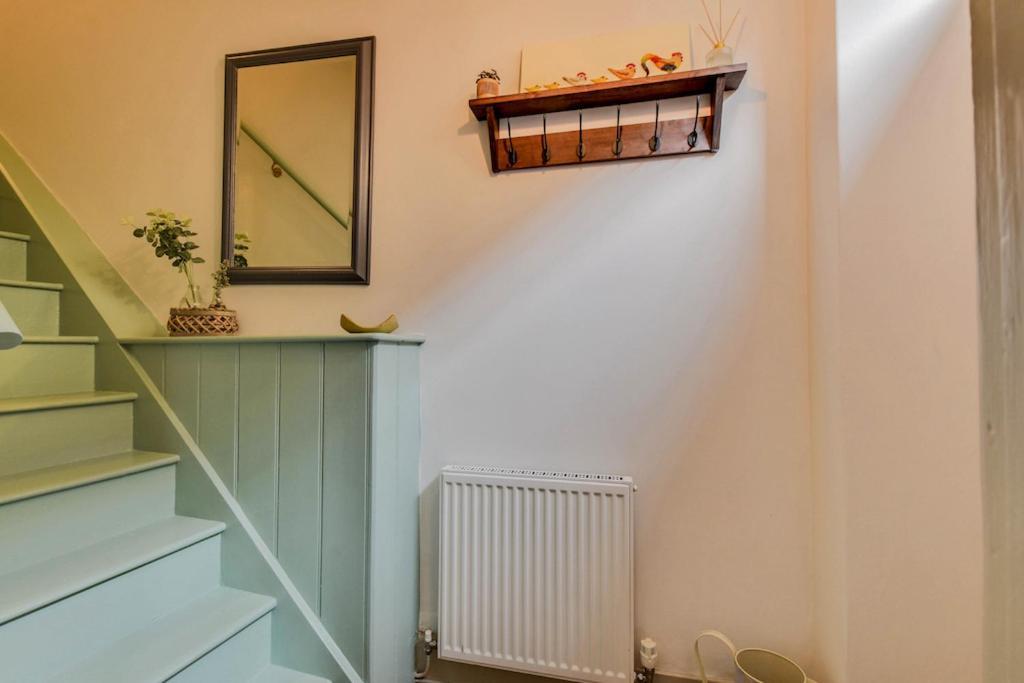 Cheerful 3 Bed Grade II Central Cottage Cirencester Eksteriør bilde