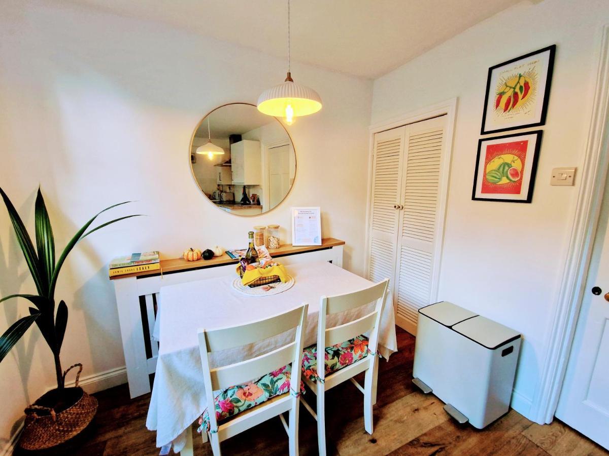 Cheerful 3 Bed Grade II Central Cottage Cirencester Eksteriør bilde